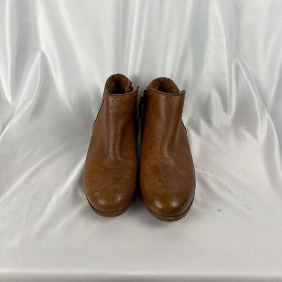 Soft Walk Faux Leather Ankle Boots - Women’s 8 - Picture 3 of 13